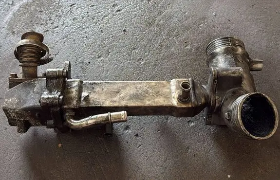 Volvo V70 EGR valve cooler 30637142
