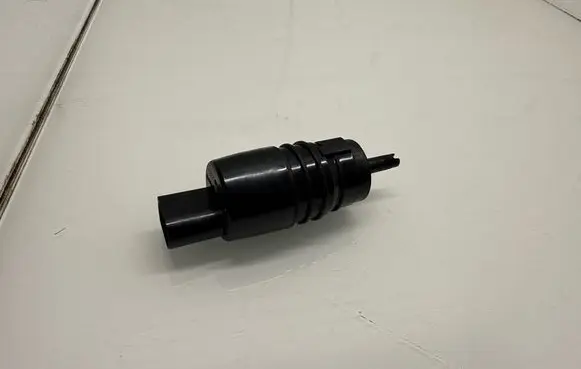 BMW X7 G07 Windscreen/windshield washer pump 7310147