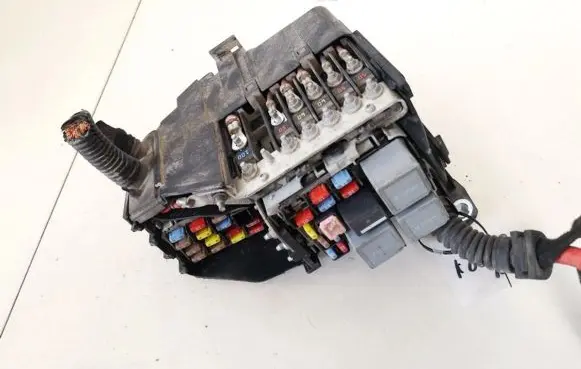 Volvo V70 Fuse box set 6g9t14a067ca 6g9t-14a067-ca
