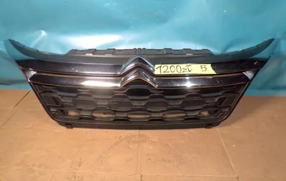 Citroen C3 Front bumper upper radiator grill 1314848070