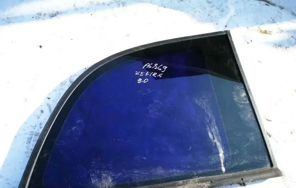 Opel Zafira A Rear side window
