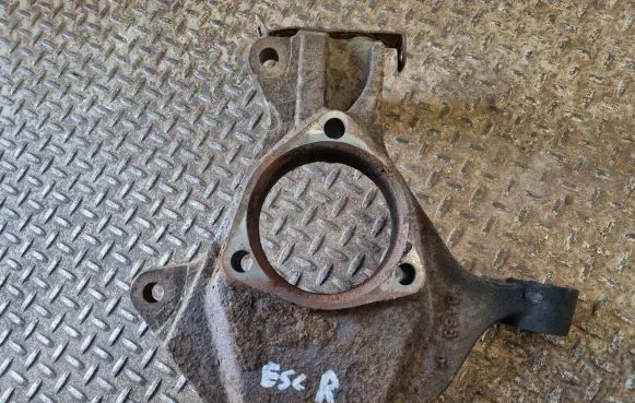 Cadillac Escalade Front wheel hub