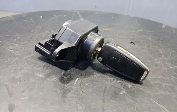 Audi A6 Allroad C5 Ignition lock