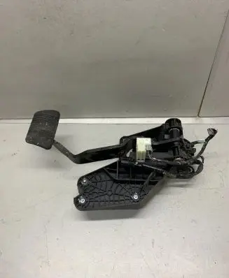 Chrysler Town u0026 Country V Brake pedal P04721922AF