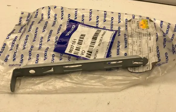 Volvo XC90 Headlight/headlamp mounting bracket 8637181