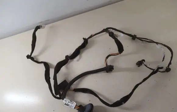 Opel Vivaro Front door wiring loom 93858817