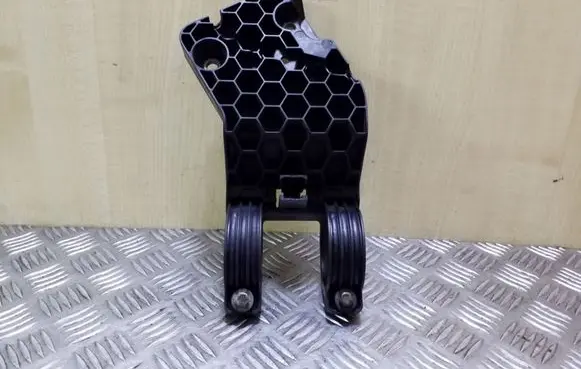 BMW X5 E70 Fuel filter bracket/mount holder 70314607