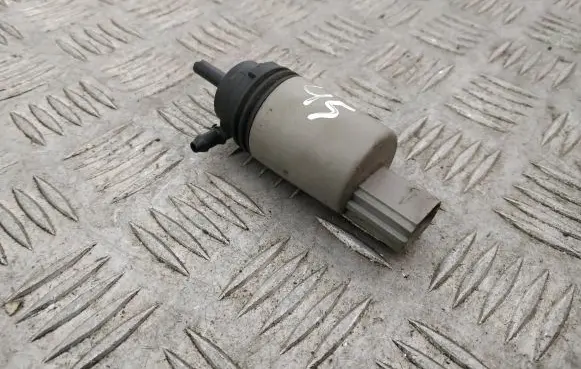BMW 3 E90 E91 Windscreen/windshield washer pump 6934159 67126934159