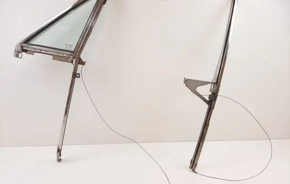 Rolls-Royce Silver Spur Front door window/glass frame 