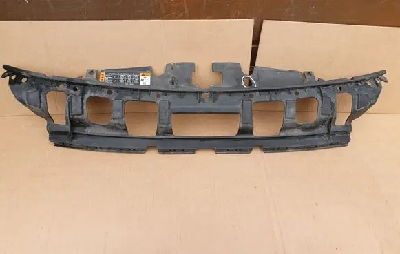 Ford Kuga III Radiator trim C090864871 LV4B17E778