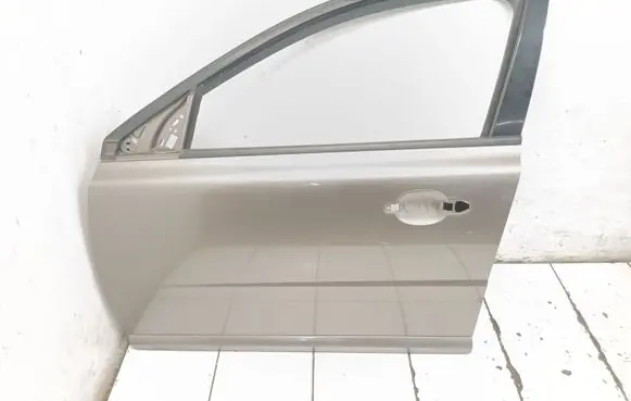 Volvo V70 Front door
