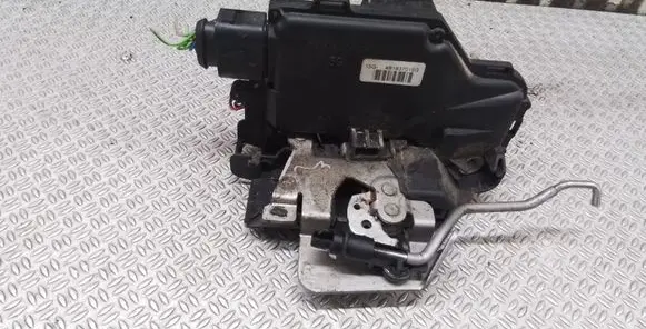 Audi A6 S6 C5 4B Front door lock 4B1837015G