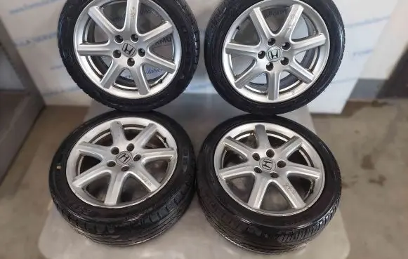 Honda Civic R17 alloy rim 