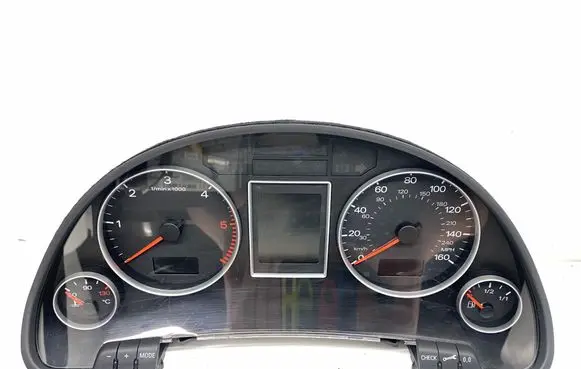 Audi A4 S4 B7 8E 8H Speedometer (instrument cluster) 8E0920982M