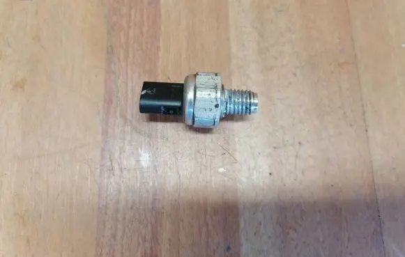 Opel Insignia B Oil pressure sensor 55488247