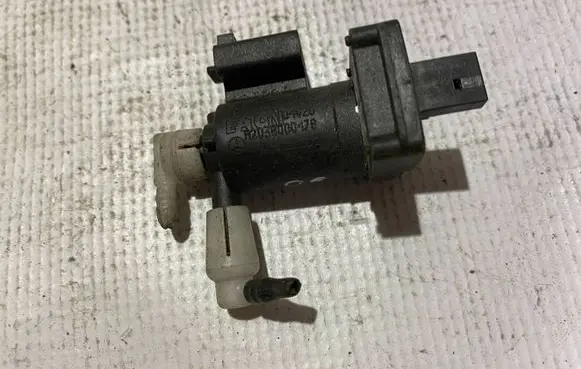 Mercedes-Benz E W211 Turbo solenoid valve a2038000178 2038000178