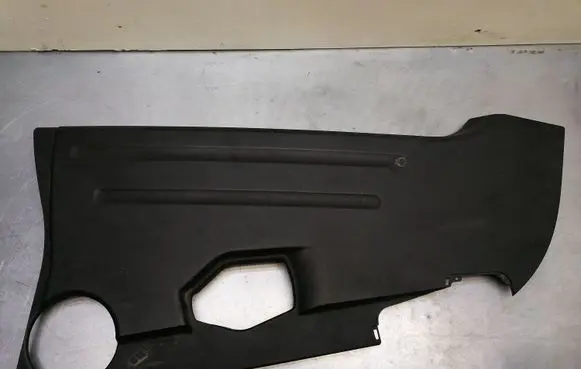 Volkswagen Touareg I Engine cover (trim) 7L6806442K