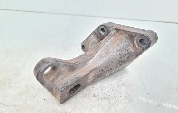 Volkswagen Golf III Engine mounting bracket 357199353A