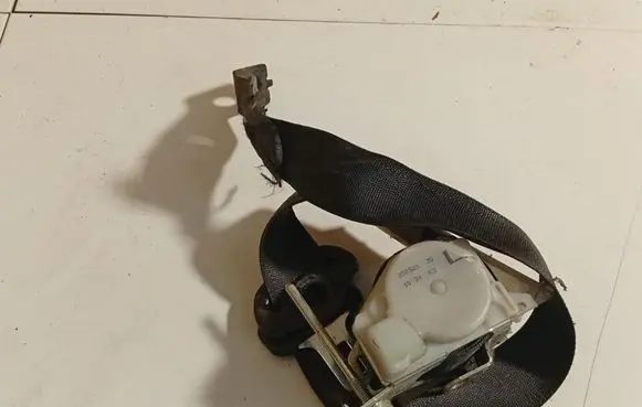 Opel Zafira A Front seatbelt 25050035