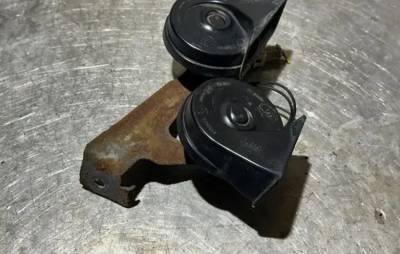 Peugeot 807 Horn signal 0055306