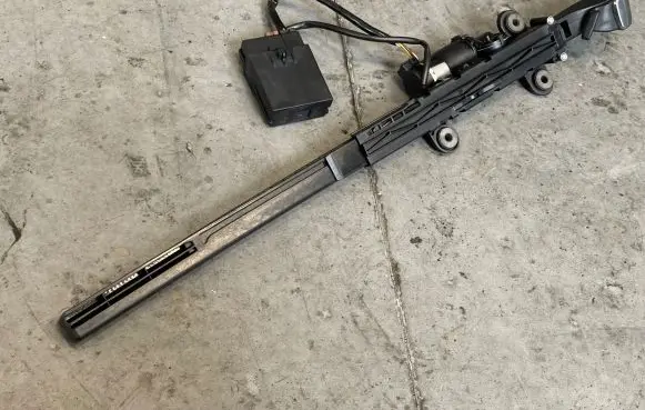 BMW 3 E92 E93 Seat belt adjustment motor 9165378 913504100 10237710
