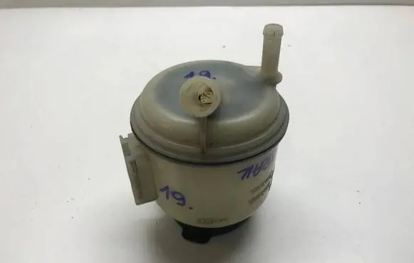 Nissan X-Trail T30 Power steering fluid tank/reservoir