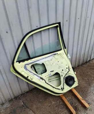 KIA Picanto Rear door