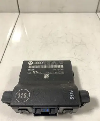 Audi A3 S3 A3 Sportback 8P Gateway control module 1K0907530J