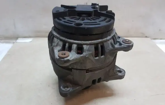 Nissan Qashqai Generator/alternator 0124525140