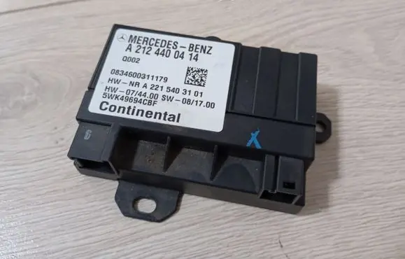 Mercedes-Benz E C207 W207 Fuel injection pump control unit/module A2124400414