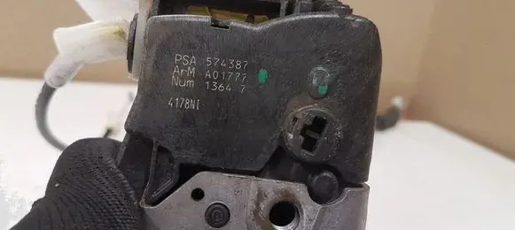 Citroen C5 Front door lock 574387 A01777