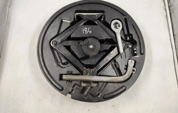 Alfa Romeo Giulietta Tool set 