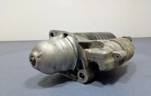 Volkswagen Phaeton Starter motor 059911024D