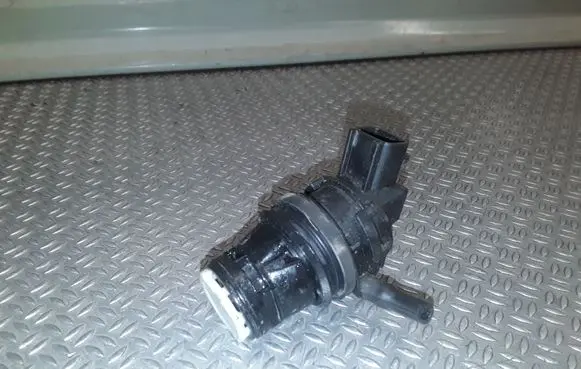 Toyota Prius (XW20) Windscreen/windshield washer pump 8533060180