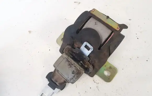 Renault Scenic I Middle seatbelt (rear) e2045042