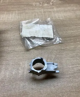 Mercedes-Benz E W211 Front parking sensor holder (PDC) A2118850367