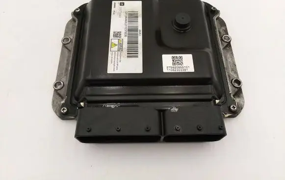 Opel Astra J Engine control unit/module 55579443 MB2757001190