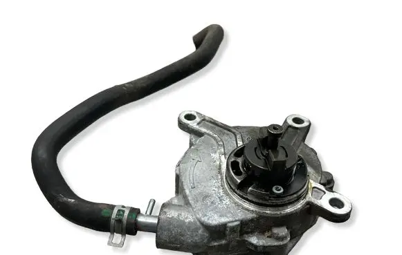 Toyota Verso Vacuum pump 