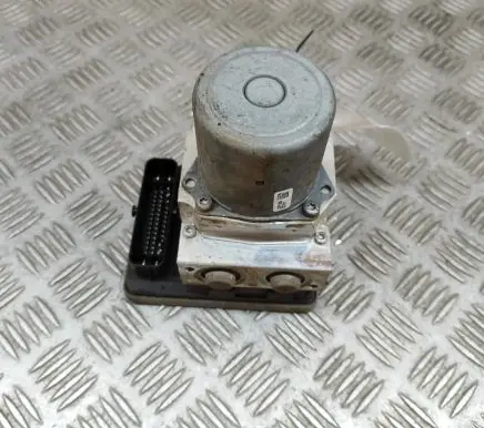 BMW 5 G30 G31 ABS Pump 6896985 6896986