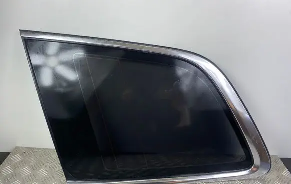 Volvo XC90 Rear side window