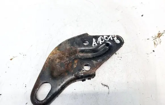 Nissan Quest Engine mounting bracket