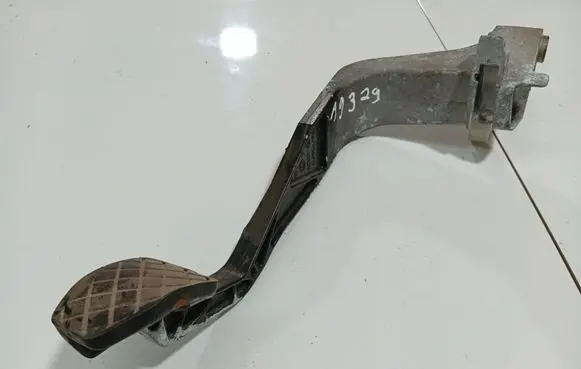 Skoda Superb B5 (3U) Clutch pedal 8D1721316H