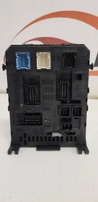 Peugeot 407 Fuse module 216761594 B00T216A0315B 281197298A