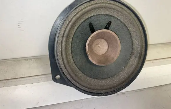 Opel Zafira B Rear door speaker 90379280