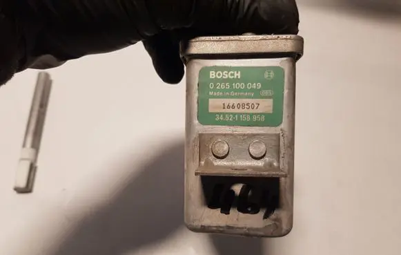 BMW 5 E34 ABS control unit/module 0265100049 16608507 34521158958