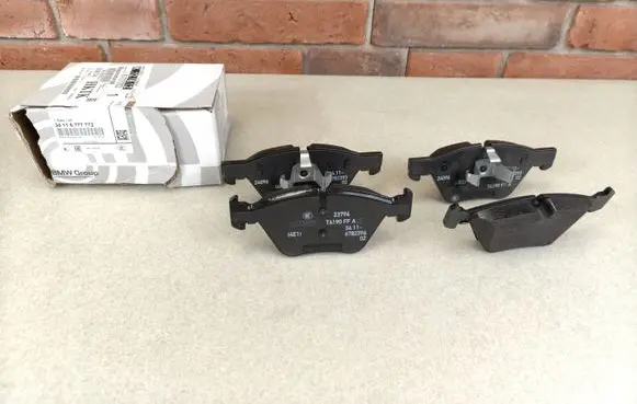 BMW 3 E90 E91 Brake pads (front) 6777772