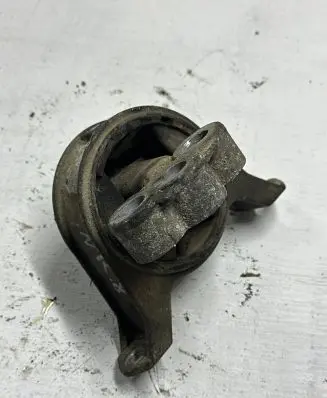 Opel Zafira A Engine mount bracket 96575772
