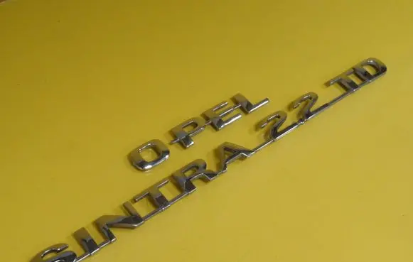 Opel Sintra Manufacturers badge/model letters 