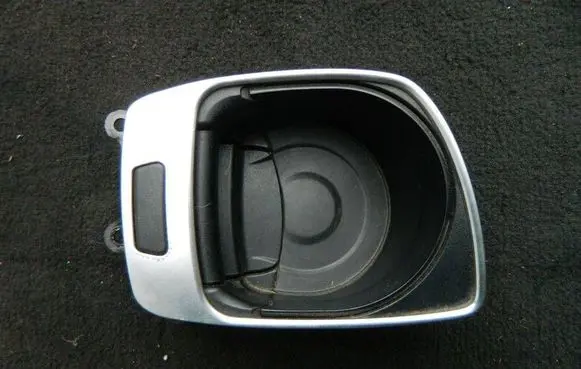 BMW 5 F10 F11 Cup holder front 9171561