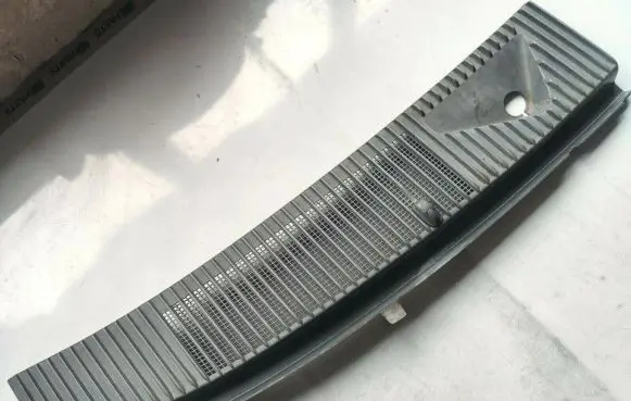 Opel Kadett E Wiper trim 90186842
